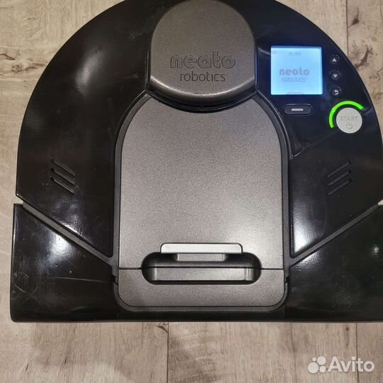 Робот пылесос neato