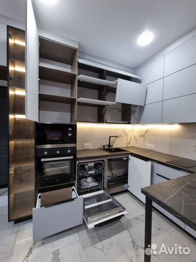 Встроенная кухня не бу новая