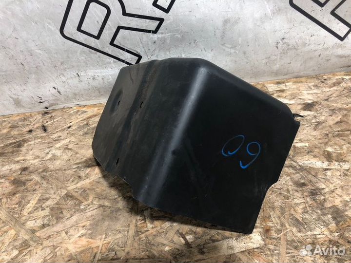 Крышка короба аккумулятора Mercedes-Benz C-Class