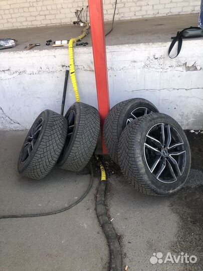 Комплект зимних колес r18