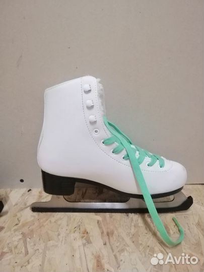 Коньки фигурные Aurora