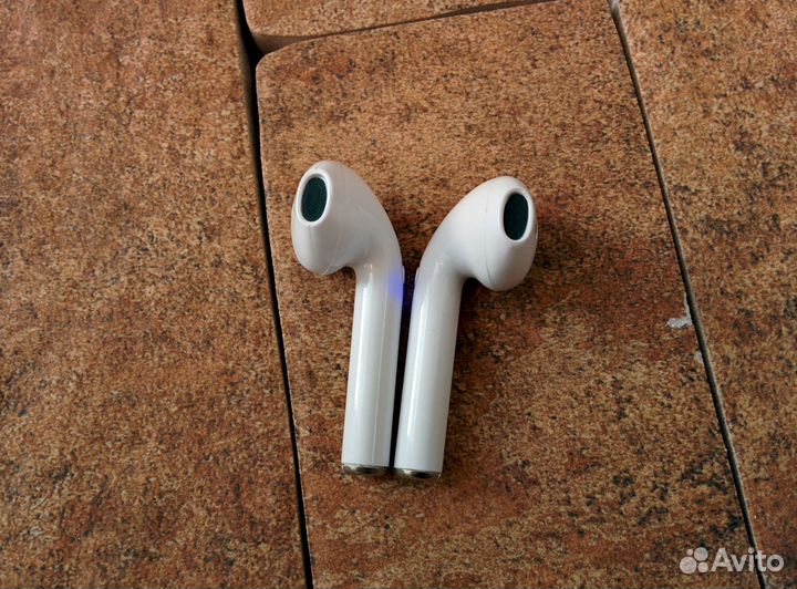 Беспроводные наушники в стиле Aipods