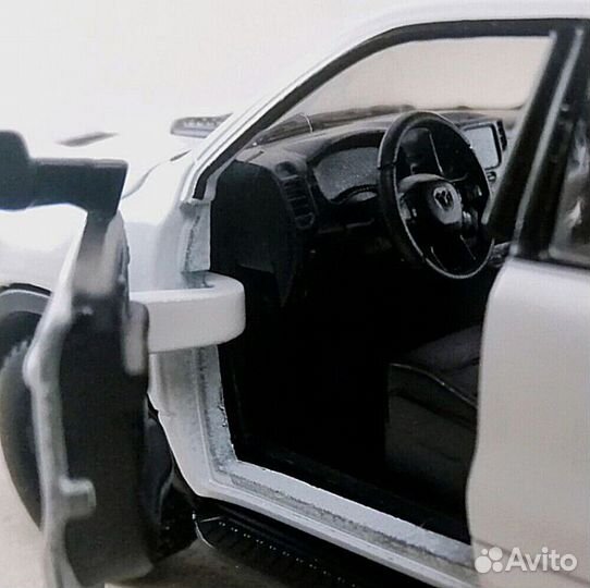 Модель Dodge RAM 1500 металлическая