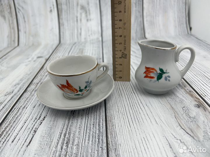 Чашка и молочник миниатюрные