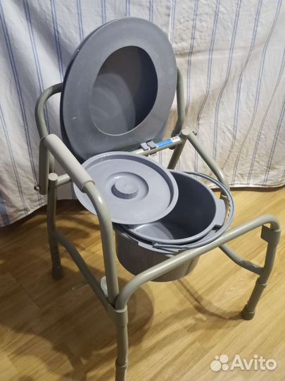 Санитарное кресло туалет