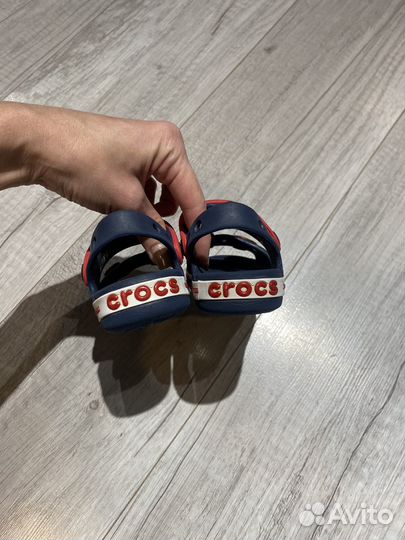 Сандали crocs c8