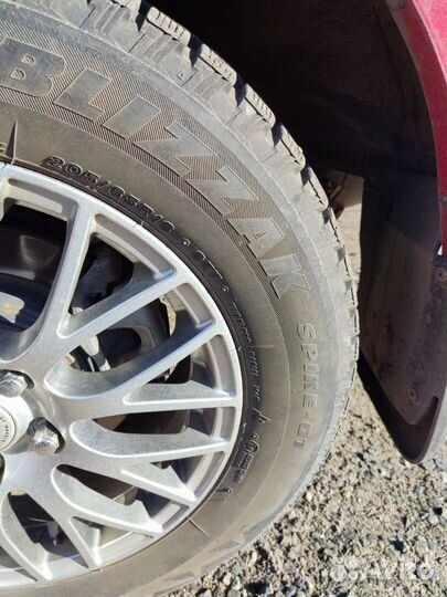 Bridgestone Blizzak Spike-01 205/65 R16 95