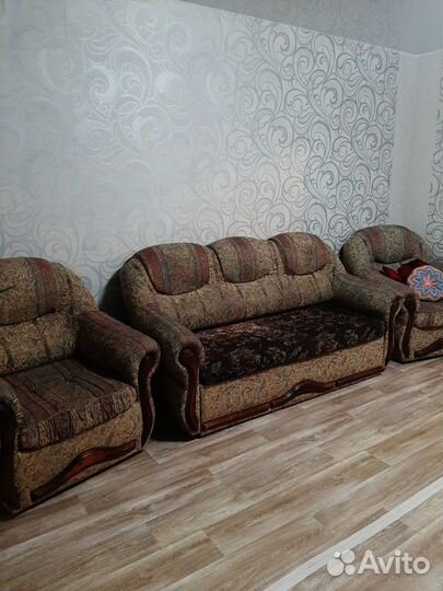 Диваны и кресло бу