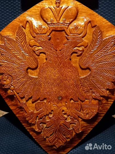 Герб России из дерева