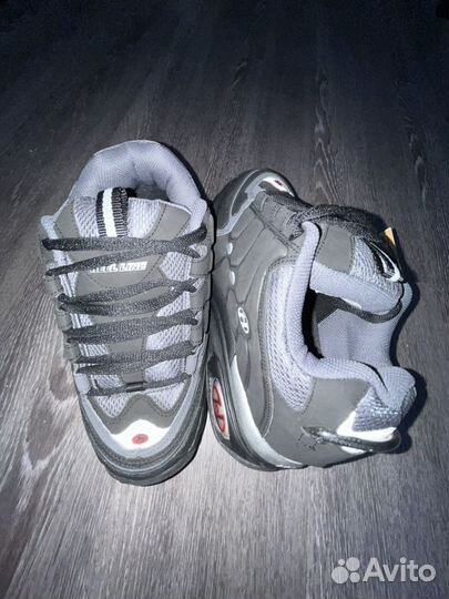 Dc shoes osiris circa globe dvs etnies fallen adio