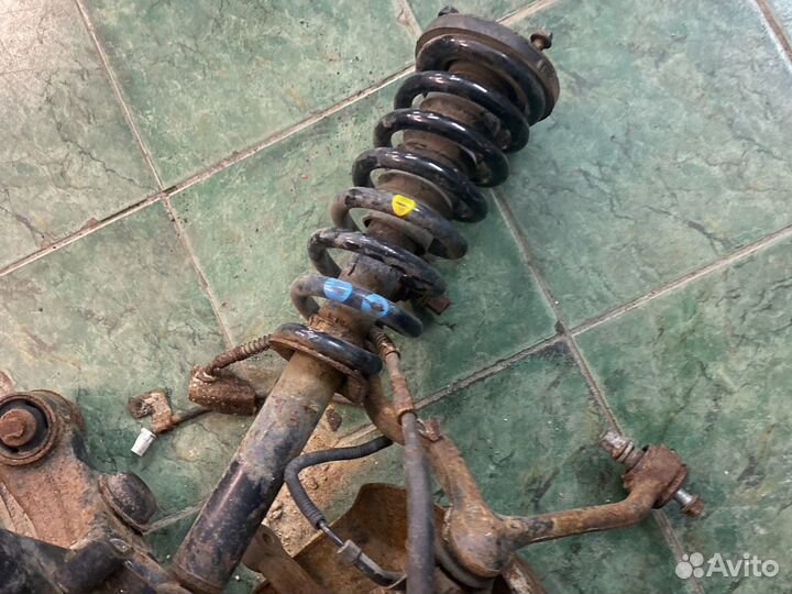 Переднии стойки Kis sorento 2009 год