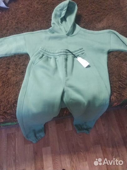 Новый теплый спортивный костюм