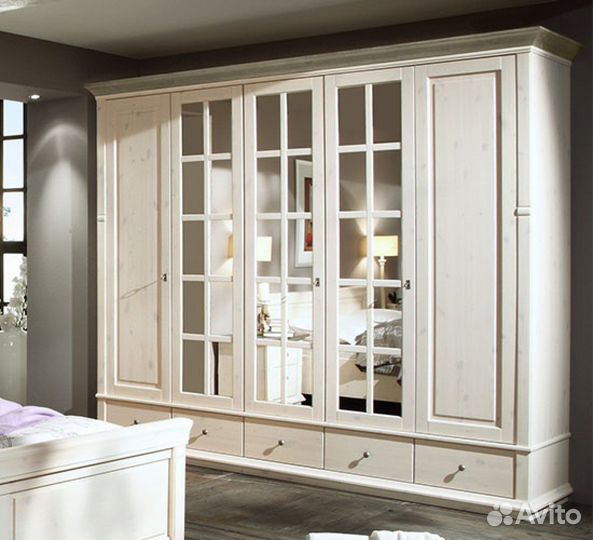 Шкаф в детскую комнату