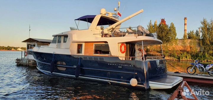 Яхта. Быстрый траулер.Beneteau Swift Trawler 52