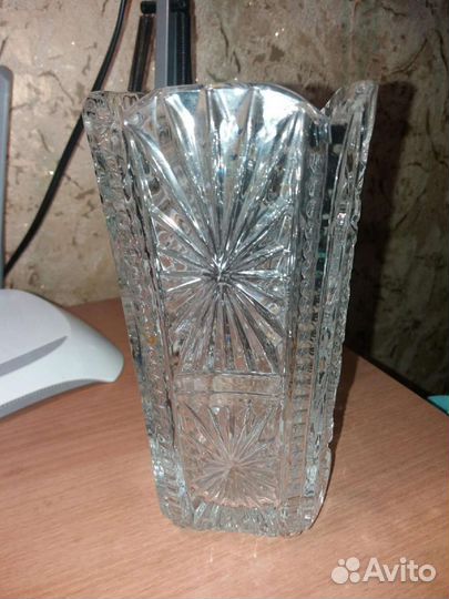Ваза хрустальная