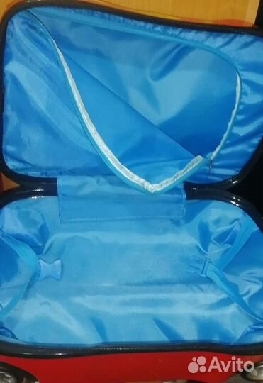 Детский чемодан на колёсиках