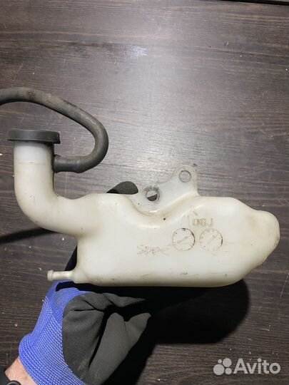 Расширительный бачок для Suzuki GSR750 11-16