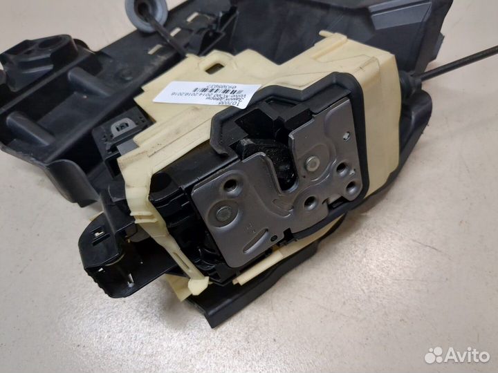 Замок двери правый задний Volvo XC90, 2016