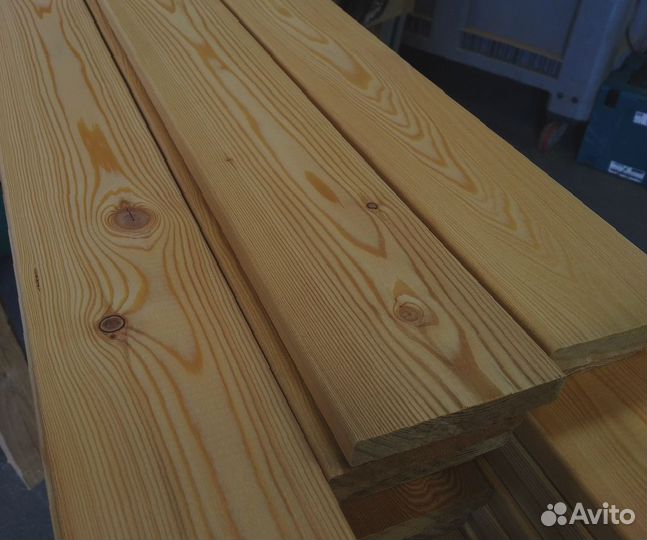 Дачные постройки с досками лиственницы