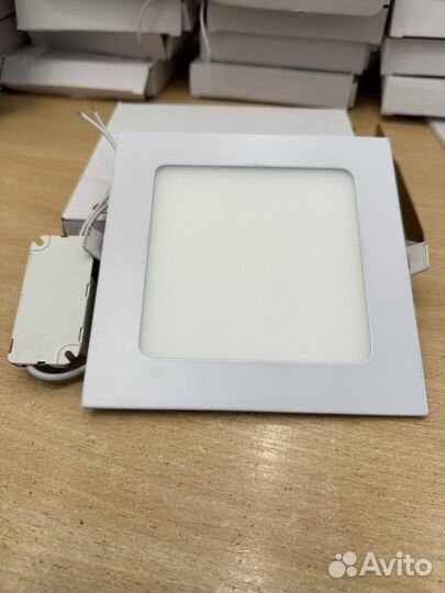 Светильник встраиваемый потолочный светодиодный