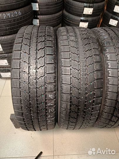 Toyo Observe GSi-5 225/65 R17 102S