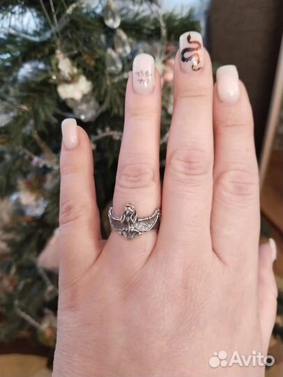 Серебряное кольцо женское