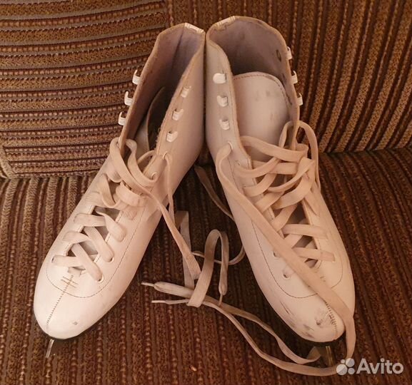 Коньки фигурные женские 40 размер