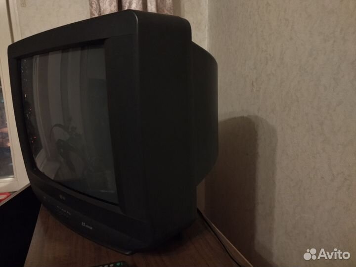 Телевизор LG диагональ 23 бу