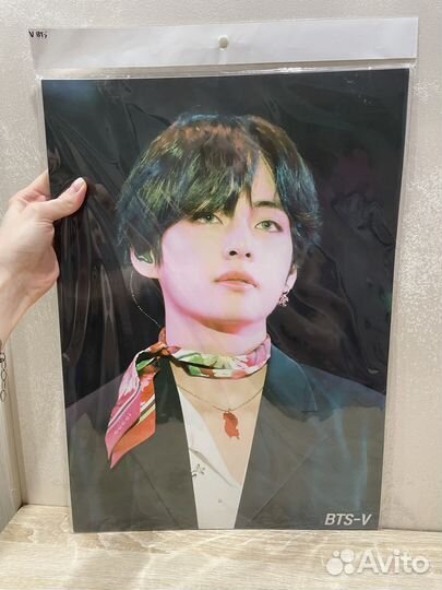 Новые постеры BTS V с наклейками из Кореи