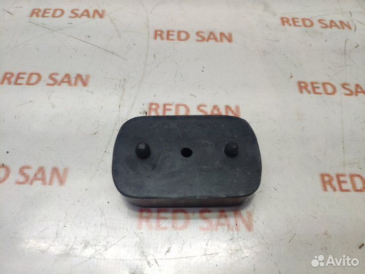 Отбойник Mitsubishi L200 KB4T