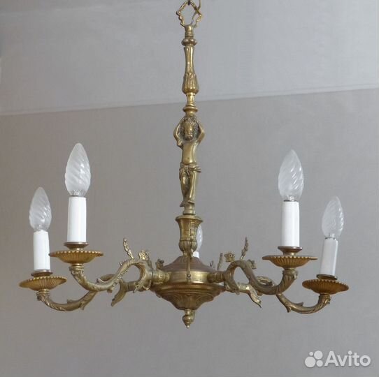 Старинная люстра с путти. Италия