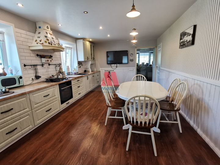 Дом 177 м² на участке 8 сот.