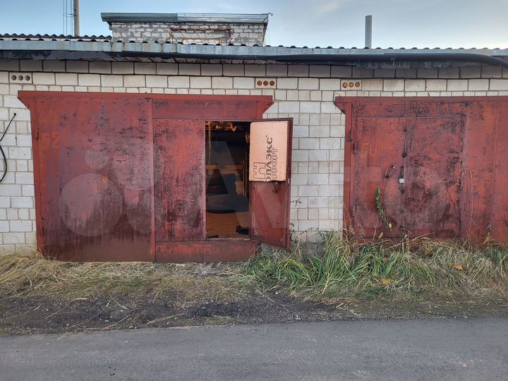 Гараж, > 30 м²