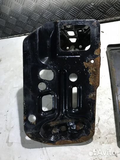 Крепление аккумулятора Lifan X60