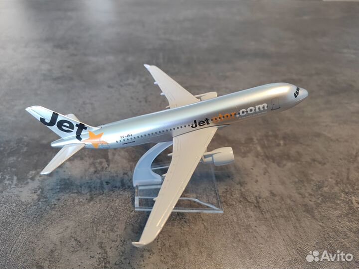Модель самолета Airbus A320 JetStar