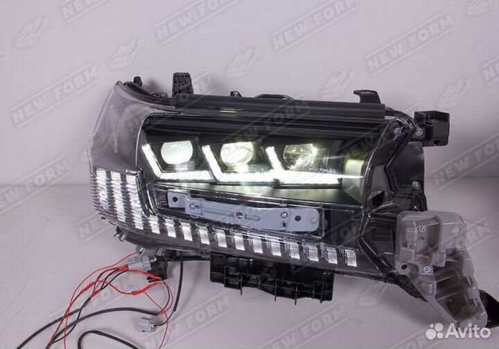 Фары передние Navigator Toyota LC 200