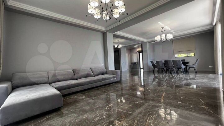 Дом 390 м² на участке 56 сот.