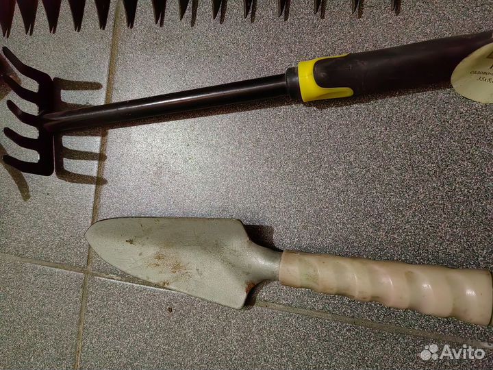 Грабли. Тяпка ручная. Грабли ручные