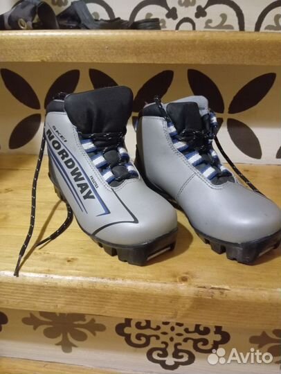 Лыжные ботинки