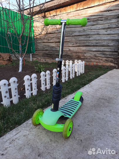 Самокат детский трехколесный