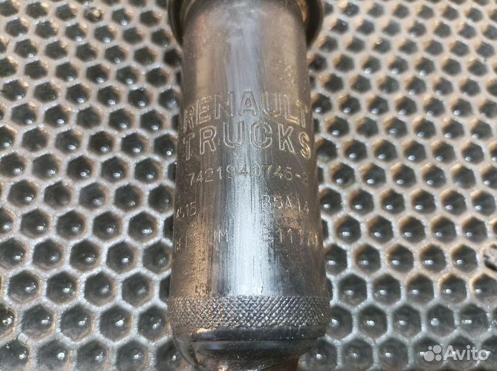 Амортизатор кабины горизонтальный