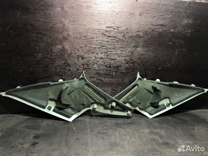 Накладка задней стойки Mercedes-Benz E320 W210