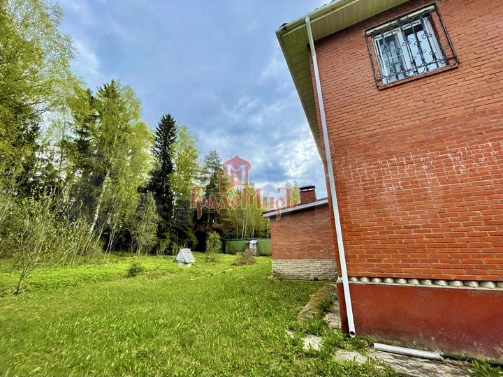 Дом 300 м² на участке 24 сот.