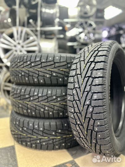 Roadstone Winguard WinSpike 215/60 R17 100T