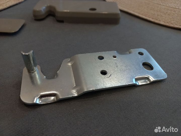 Петля холодильника LG аен7280091 правая оригинал