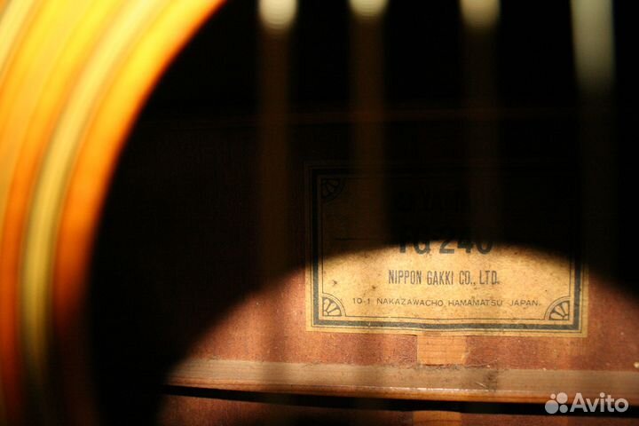 Акустическая гитара Yamaha FG-240