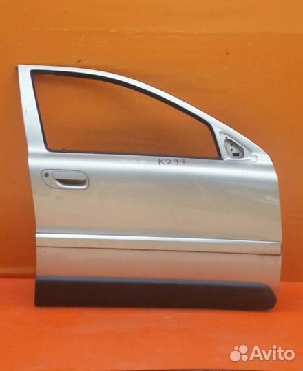 Дверь передняя правая Volvo XC70 Cross Country 200