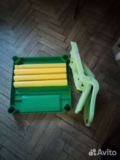 Детский стол и стульчик