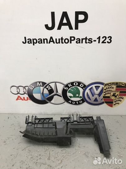 Воздуховод радиатора передний левый Mercedes-Benz