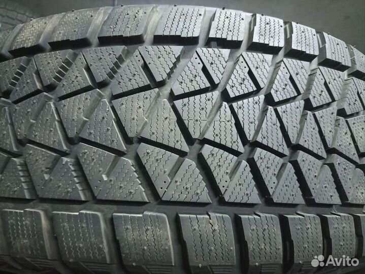 Bridgestone Blizzak DM-Z2 275/50 R20